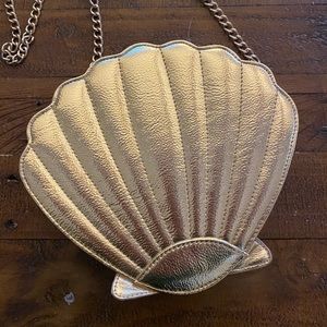 Gold Seashell Purse 🐚